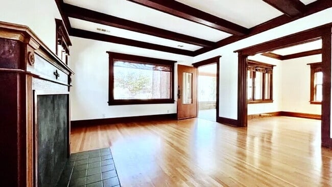Building Photo - 1635 S Wilton Pl