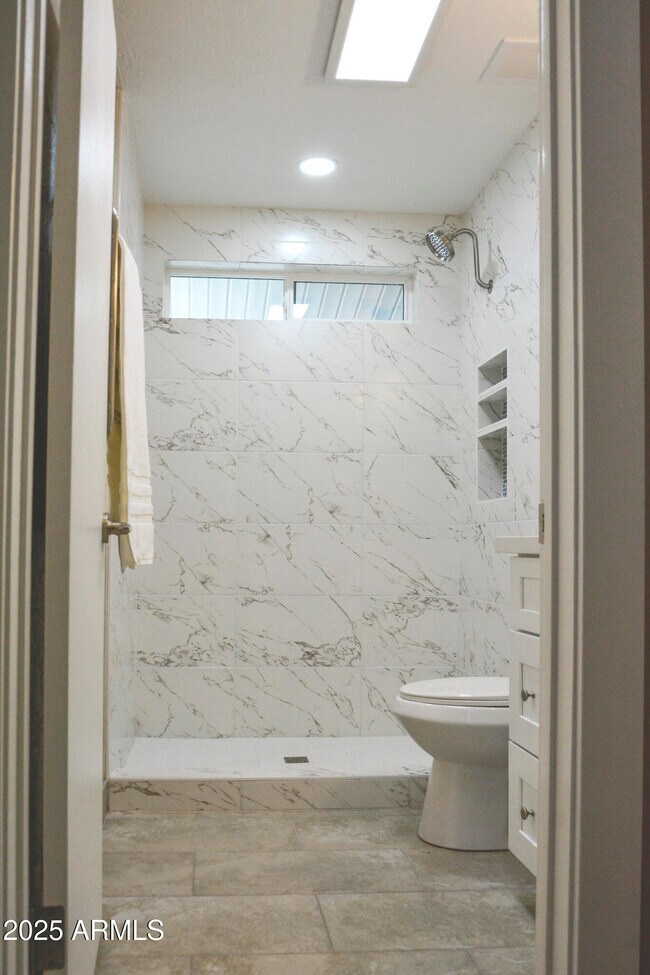 Building Photo - 14801 N Agua Fria Dr