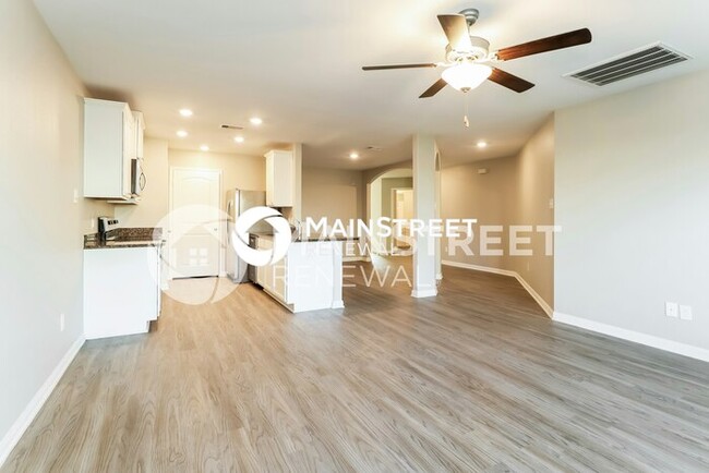 Building Photo - 23014 Bellini Dr