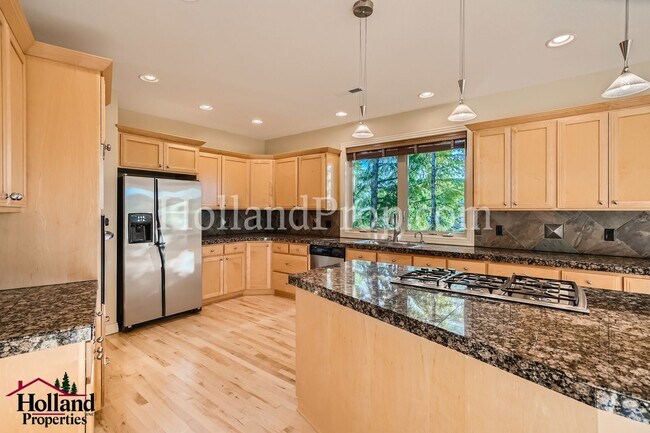 Building Photo - Gorgeous Single Home in Great location!!!