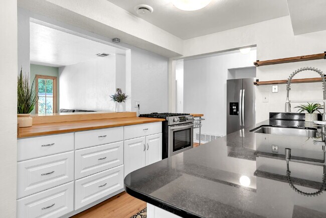 Building Photo - Discover the heart of central Davis living