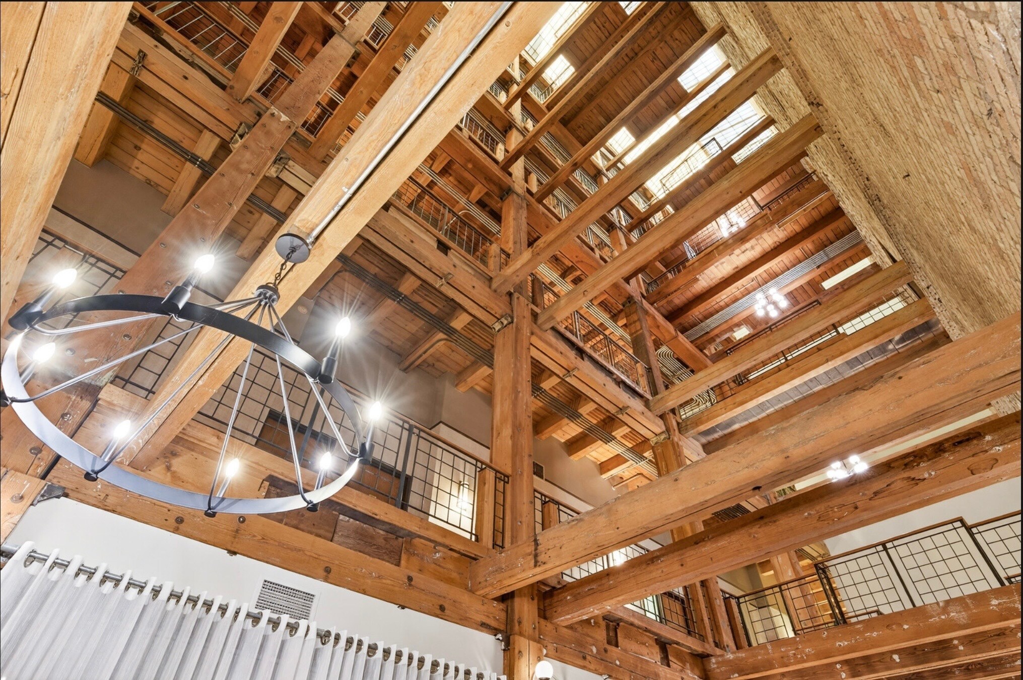 Building Photo - 400 N 1st St