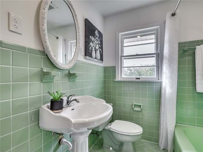 Building Photo - 2708 NW 34th St