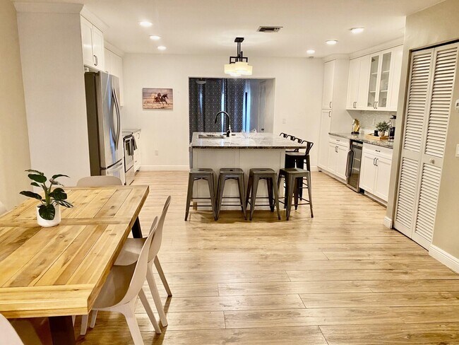 Building Photo - 1602 Montauk Dr
