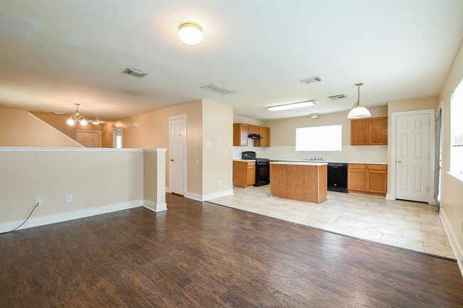 Building Photo - 5830 Silver Oak