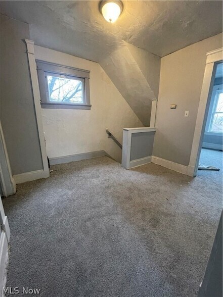 Building Photo - 4754 Blythin Rd