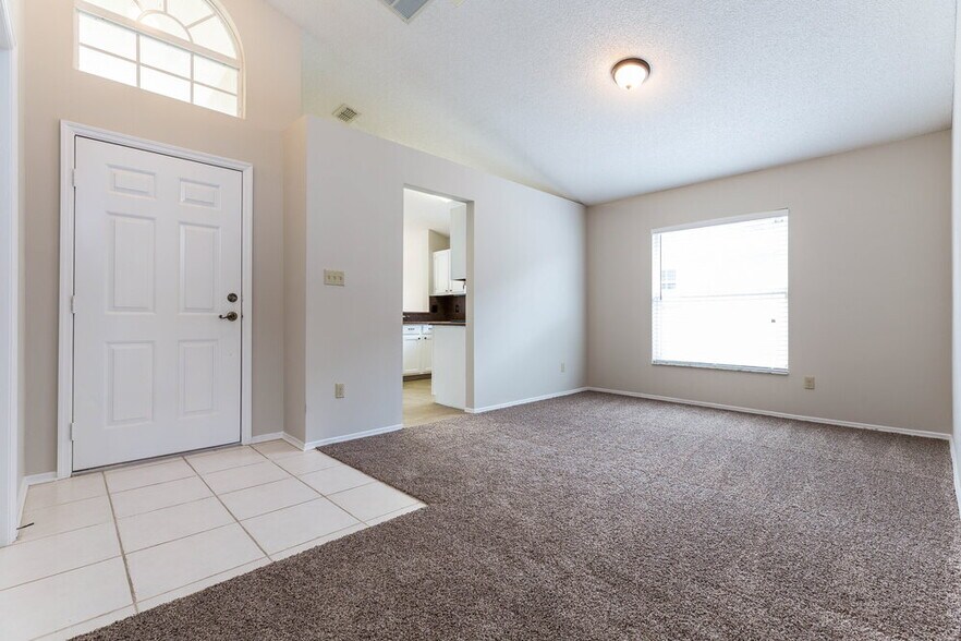 Building Photo - 338 Lakebreeze Cir