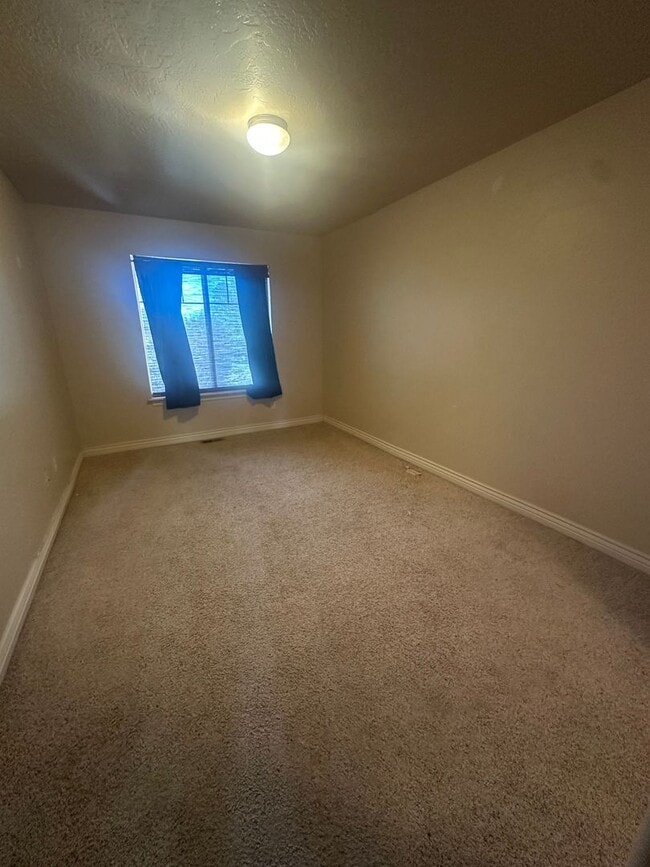 Building Photo - Beautiful South Jordan Home!!!