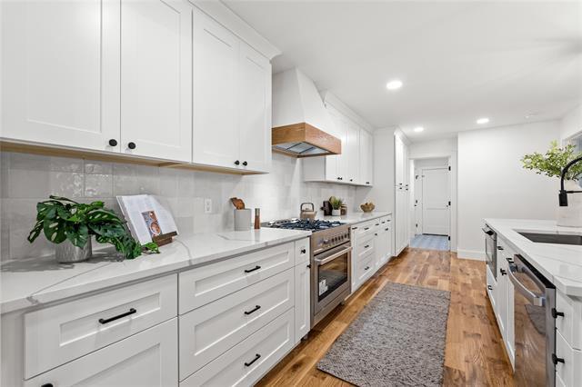 Building Photo - 7741 La Avenida Dr