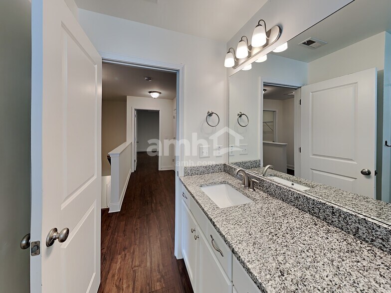 Building Photo - 258 Makenna Dr