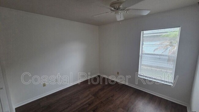 Building Photo - 1731 Wakefield Dr
