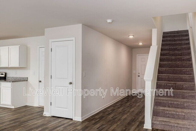 Building Photo - 30 Stevens Cv Dr