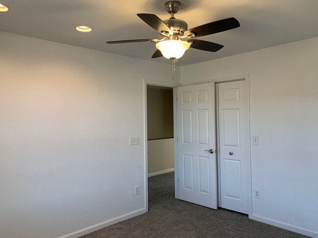 Building Photo - 165 Tula Cir
