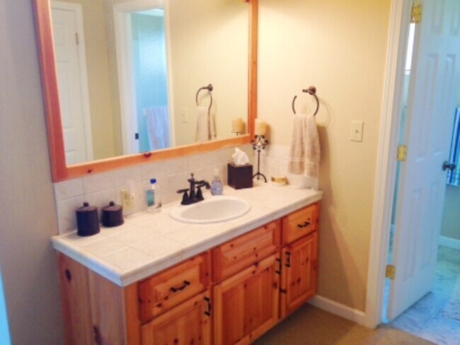 Building Photo - 131 Farallon Ct