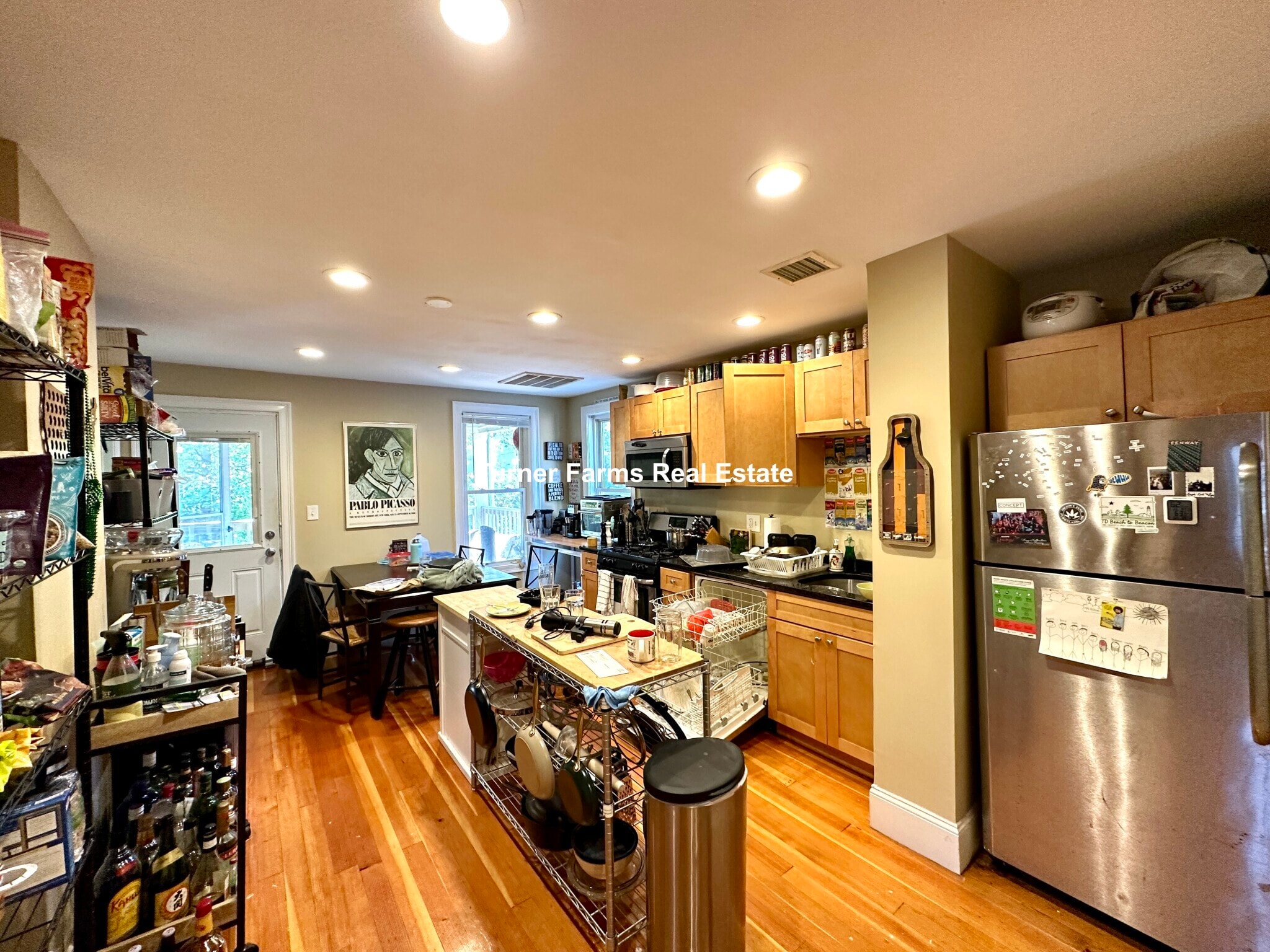 Building Photo - 44 Hillside St