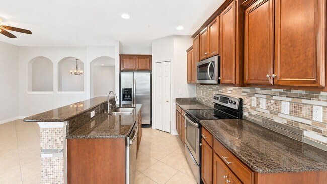 Building Photo - 7915 Moonstone Dr