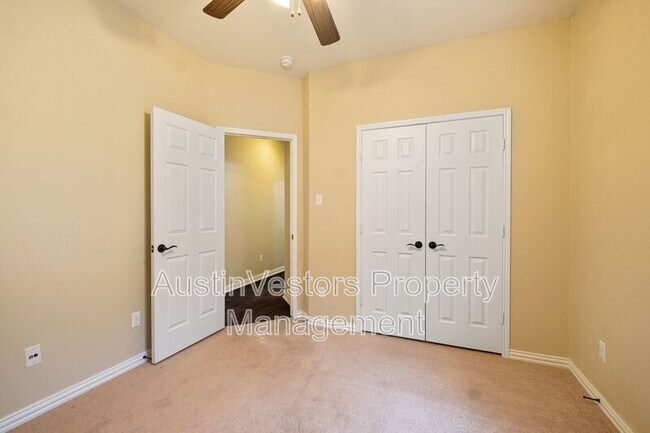 Building Photo - 2955 Angelina Dr