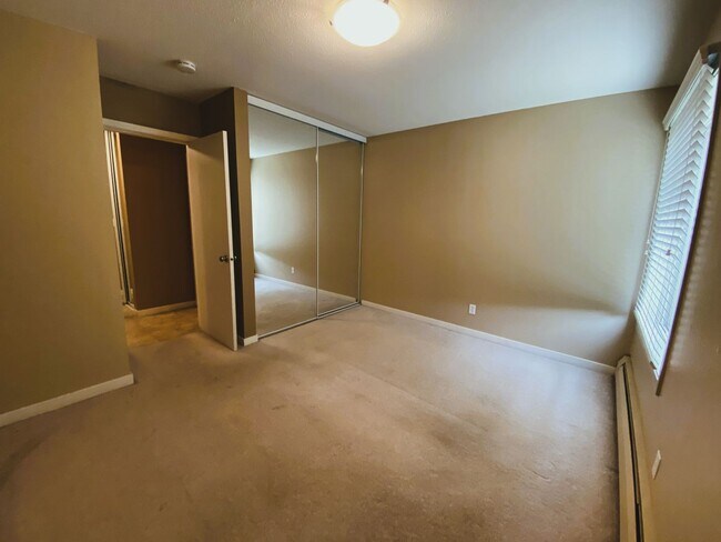 Building Photo - 3729 Snelling Ave