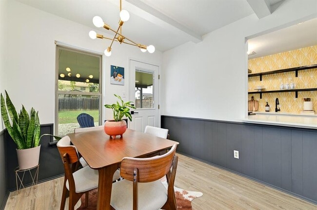 Building Photo - 608 Amesbury Ln