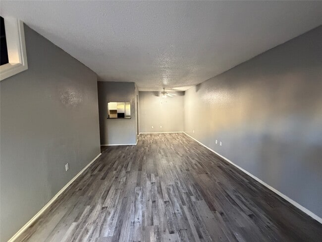 Building Photo - 9461 Pagewood Ln