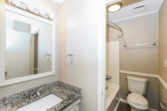 Building Photo - 8450 N Pond Dr