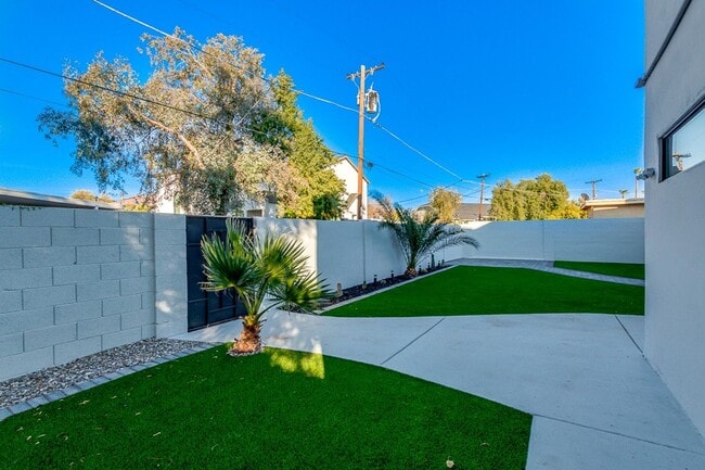 Building Photo - 4540 E Heatherbrae Dr