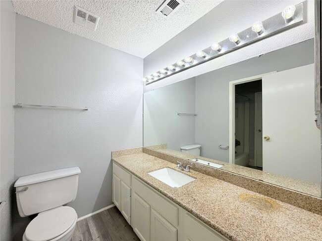 Building Photo - 9461 Pagewood Ln