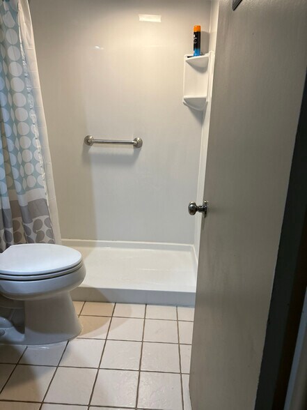 Building Photo - 105 Robert Dr