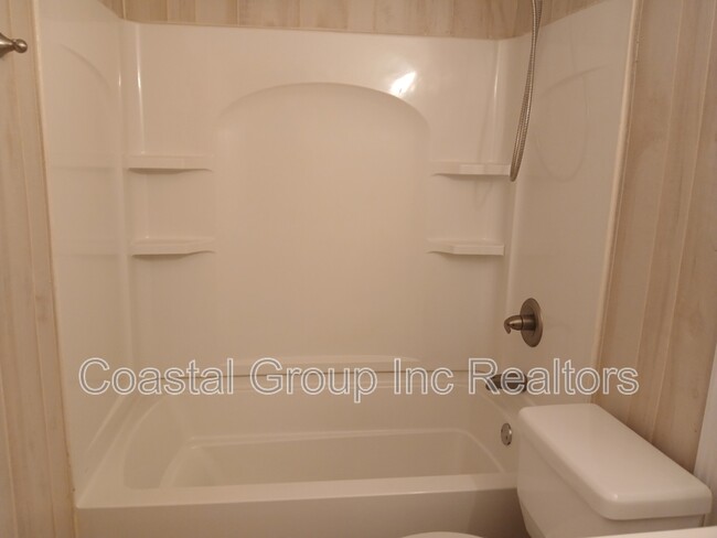 Building Photo - 2241 Sedgewick Dr