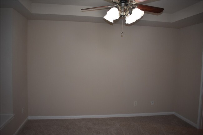 Building Photo - 16048 Limestone Lake Dr