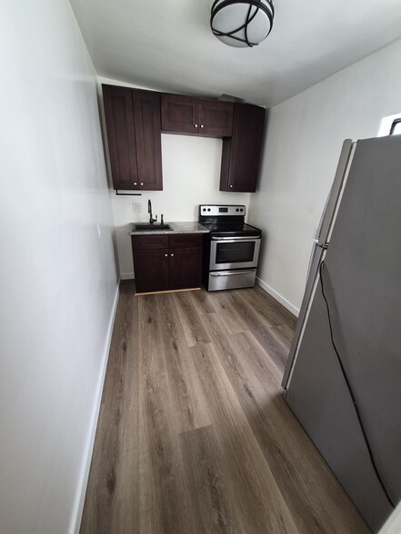 Building Photo - 3443 Cahuenga Blvd W