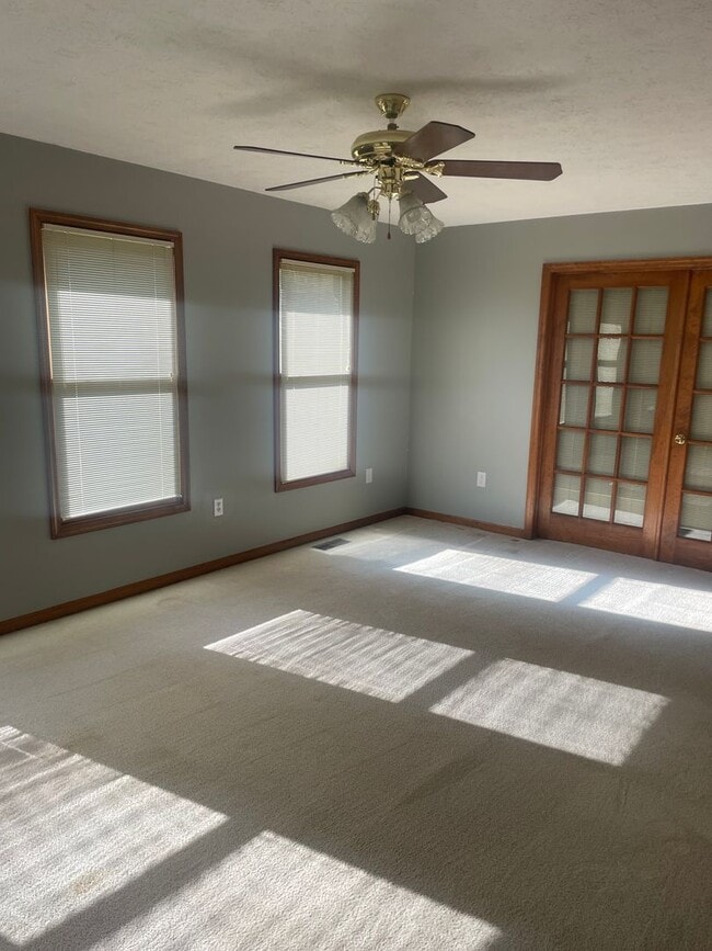 Building Photo - LaFollette 37766 - Charming Ranch-Style 3 ...