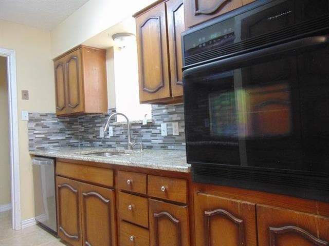 Building Photo - 2114 E Park Row Dr