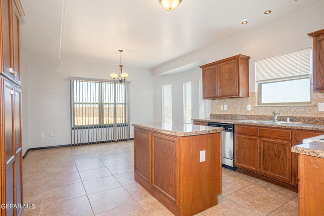 Building Photo - 3274 Maple Point Dr