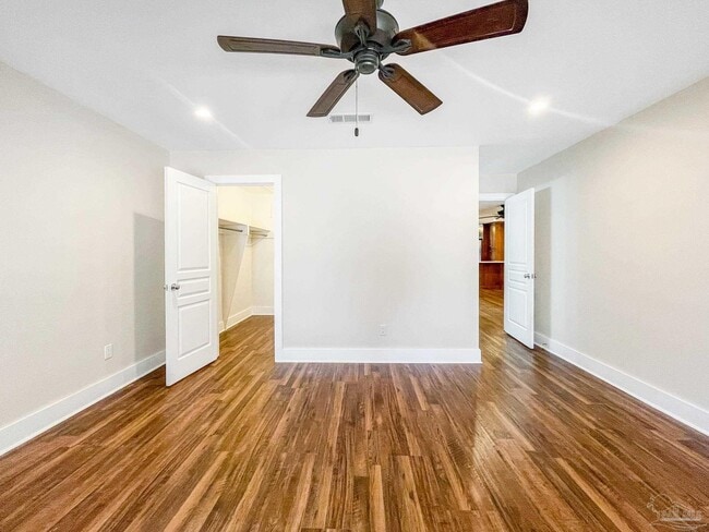 Building Photo - 3300 N Sugartree St