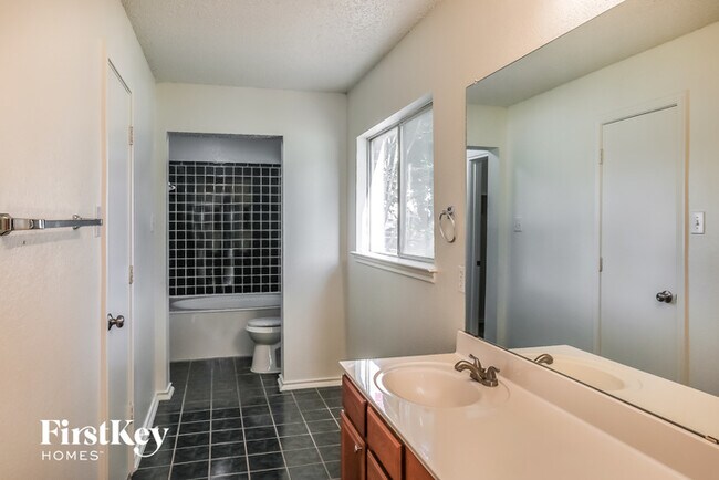 Building Photo - 5293 Chessie Cir