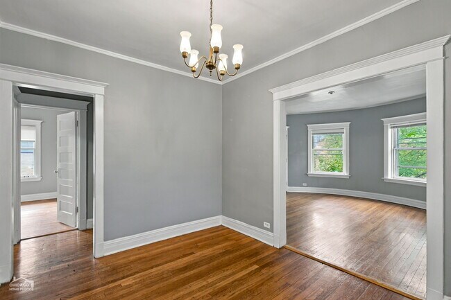 Building Photo - 1104 Dempster St