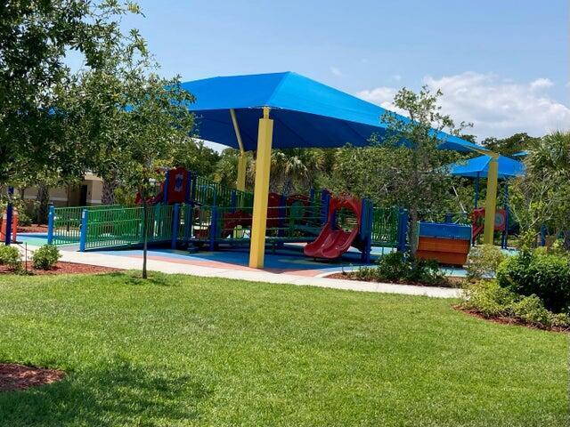 Building Photo - 6 Royal Palm Way