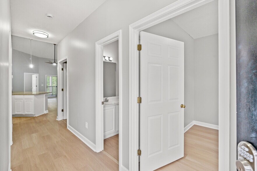 Building Photo - 112 Westhaven Dr