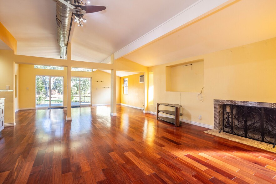 Building Photo - 19951 Acre St