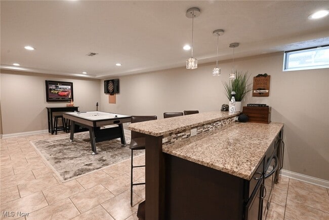 Building Photo - 1305 Fieldstone Ct