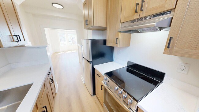 Building Photo - 1047 Bush St