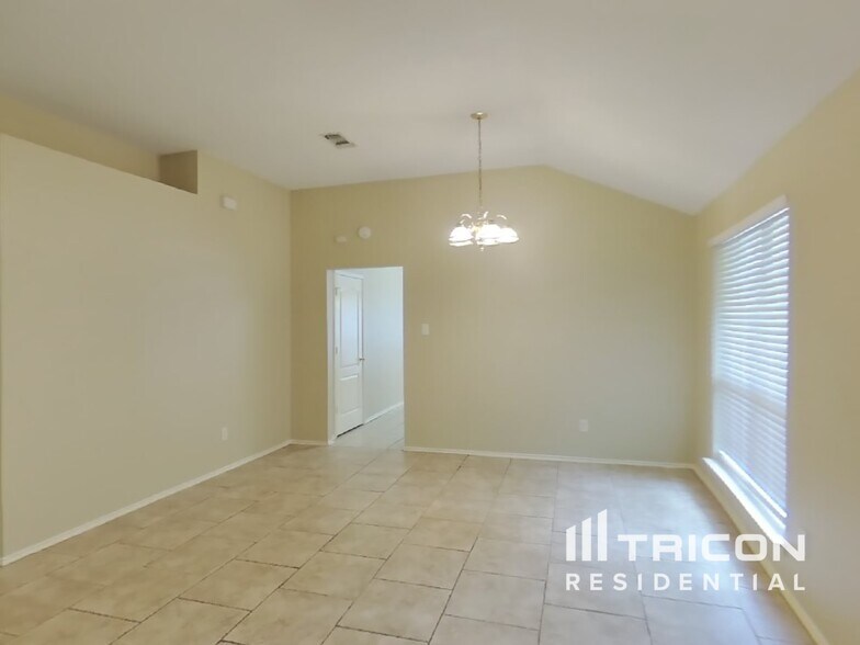 Building Photo - 8707 Woodrigg Dr