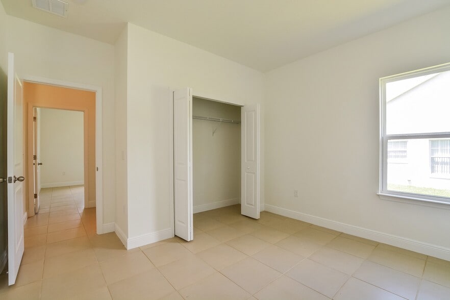 Building Photo - 16673 SW 21st Cir