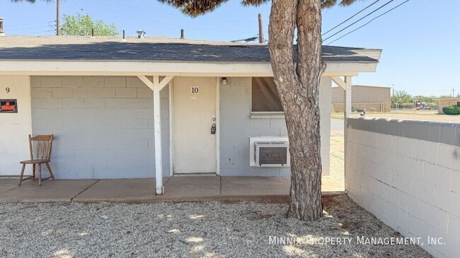 Building Photo - 2212 2nd St