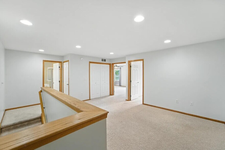 Building Photo - 277 S 79th St