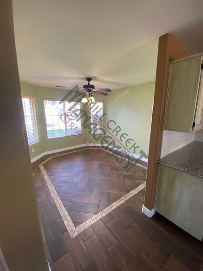 Building Photo - *** Move in Special $300.00 off first mont...