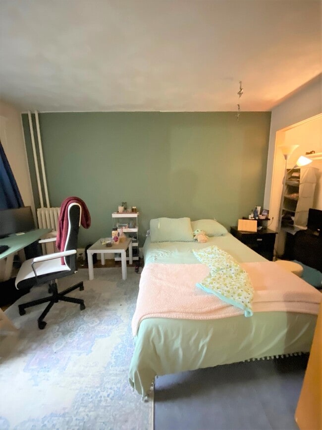 Building Photo - 9 Everett St