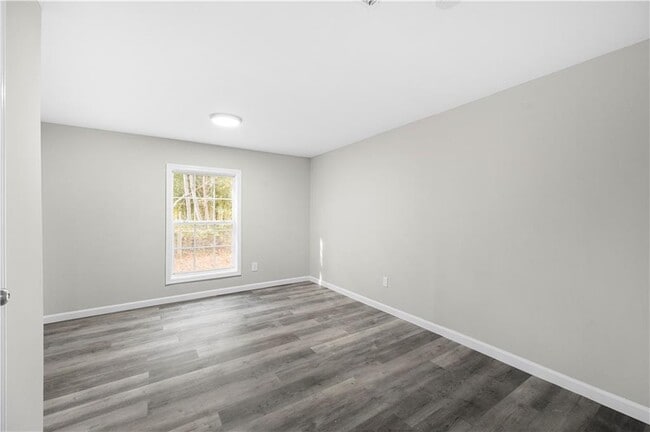 Building Photo - 5955 Kemp Dr