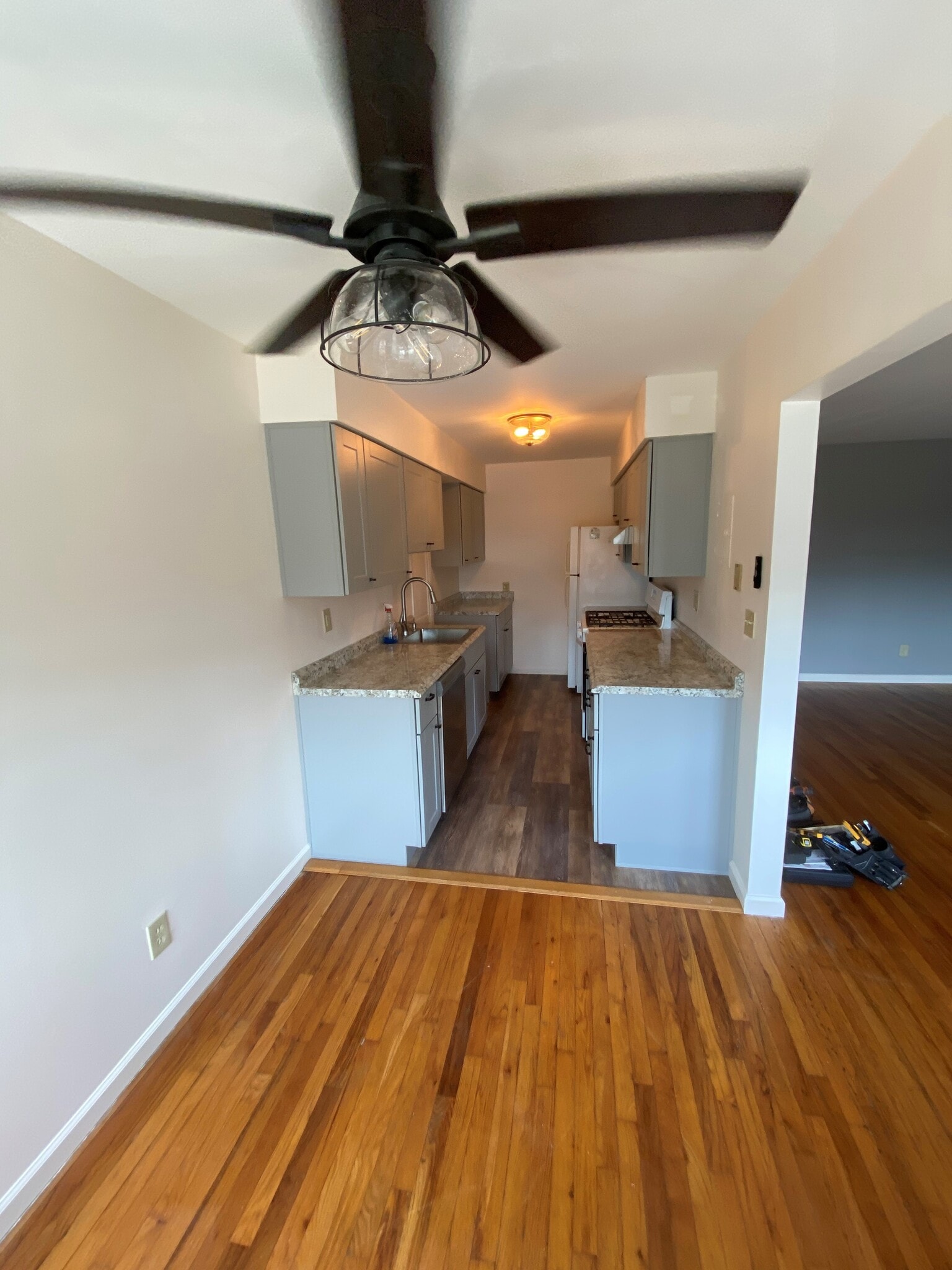 Building Photo - 6 Colonial Rd